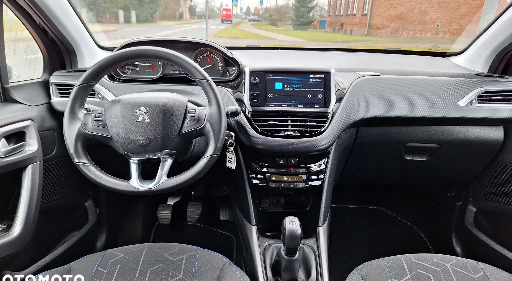 Peugeot 2008 cena 44900 przebieg: 115820, rok produkcji 2018 z Dobrzyń nad Wisłą małe 137